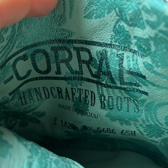 Corral Handcrafted Ankle Booties - Picture 10 of 10